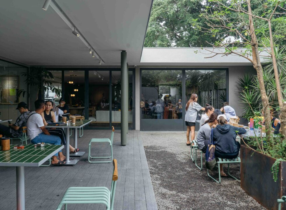Cafe di Kemang: Rekomendasi Terbaik untuk Nongkrong dan Ngopi Santai